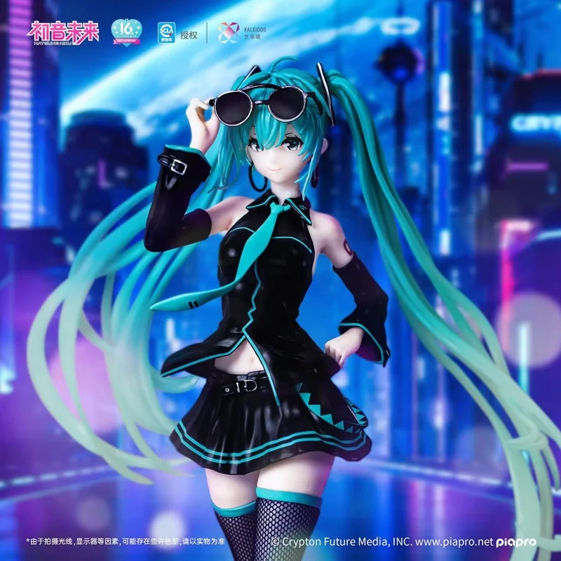 

Горячая новинка, оригинальная фигурка Хацунэ Мику, стилист, памятное украшение на 16-й день рождения, экшн-фигурка, коллекция аниме, модель куклы, рождественский подарок