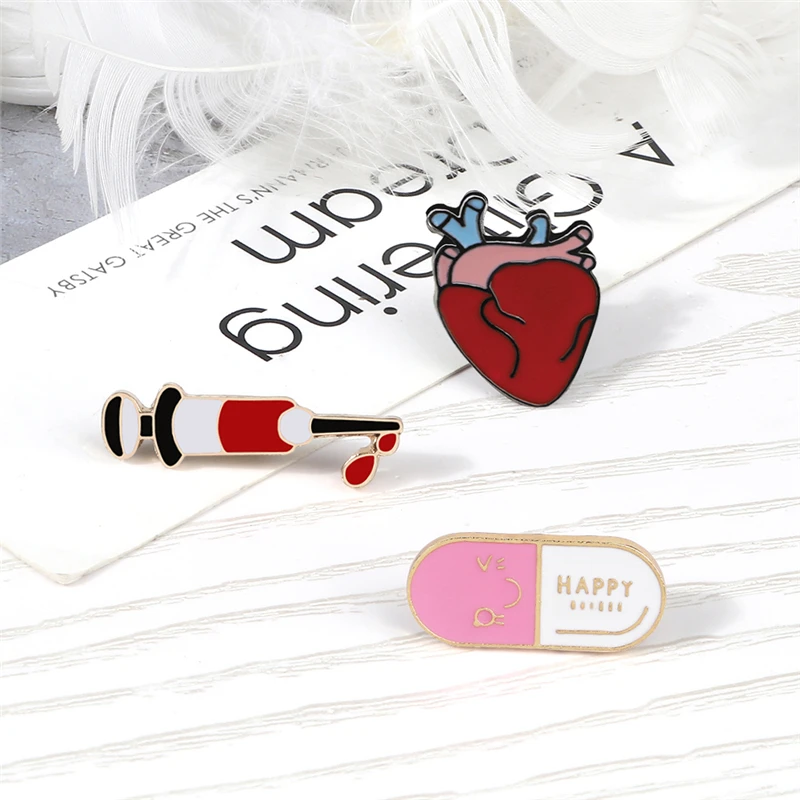 Hot Creative Medical Pins Heart Blood Vessel Medicine Needle Brooch Gifts for Surgeon Nurse Doctor Bag Denim Accessories Jewelry