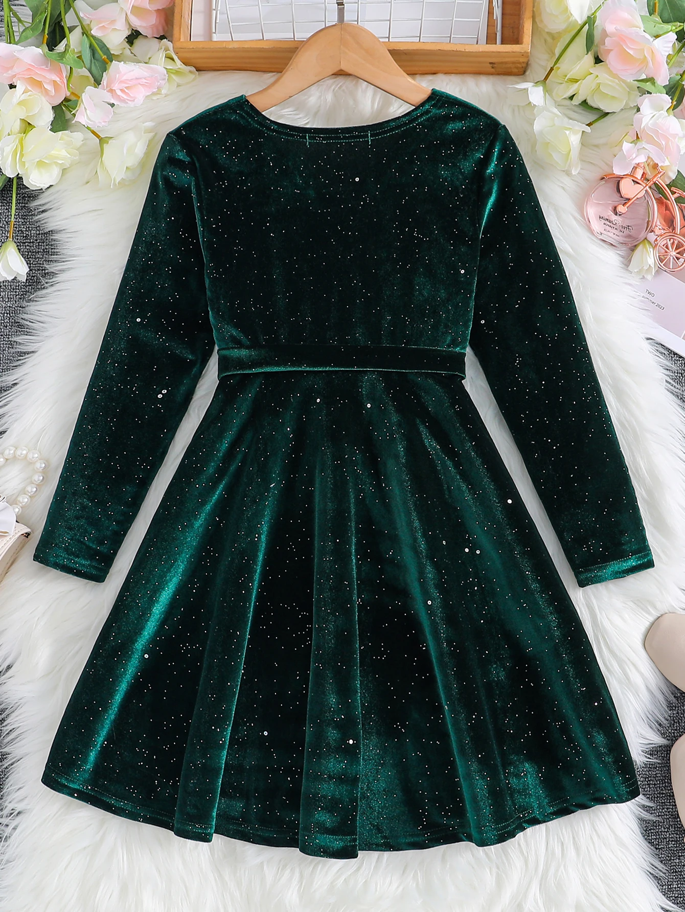 Autumn And Winter Girls Retro V-Neck Long-Sleeved Solid Color Sequined Birthday Party Dress With Belt