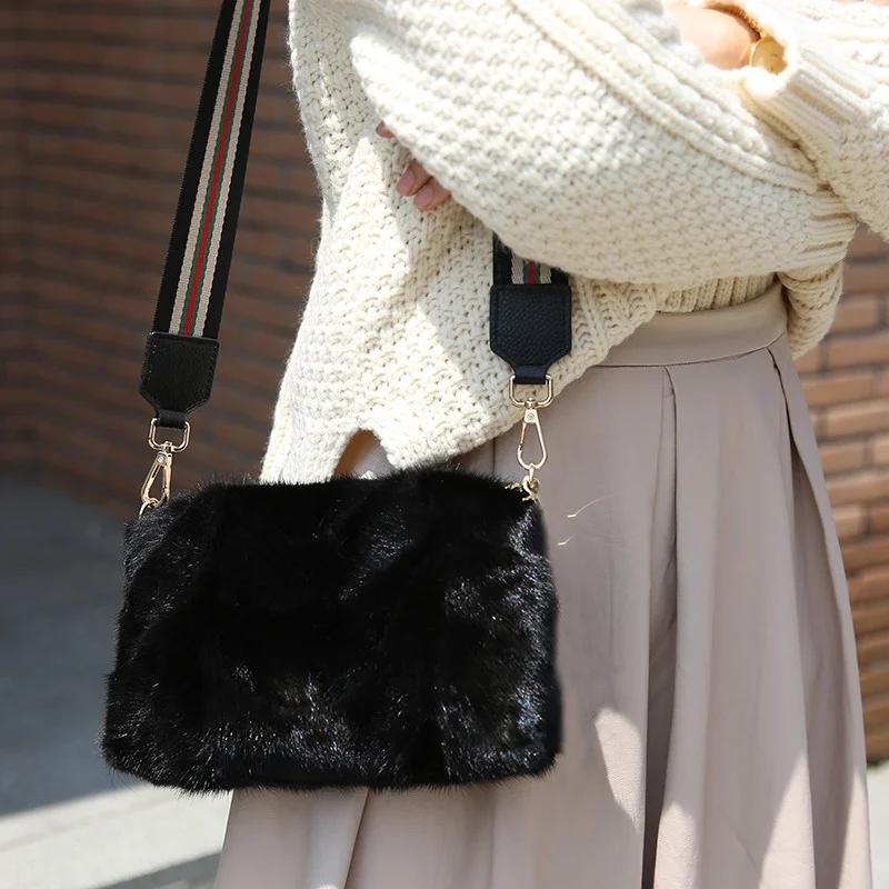 Women\'s Premium Fur Square Bag High Quality Mink Fur Casual Small Square Bag Crossbody Strap Design Simple Crossbody Bag