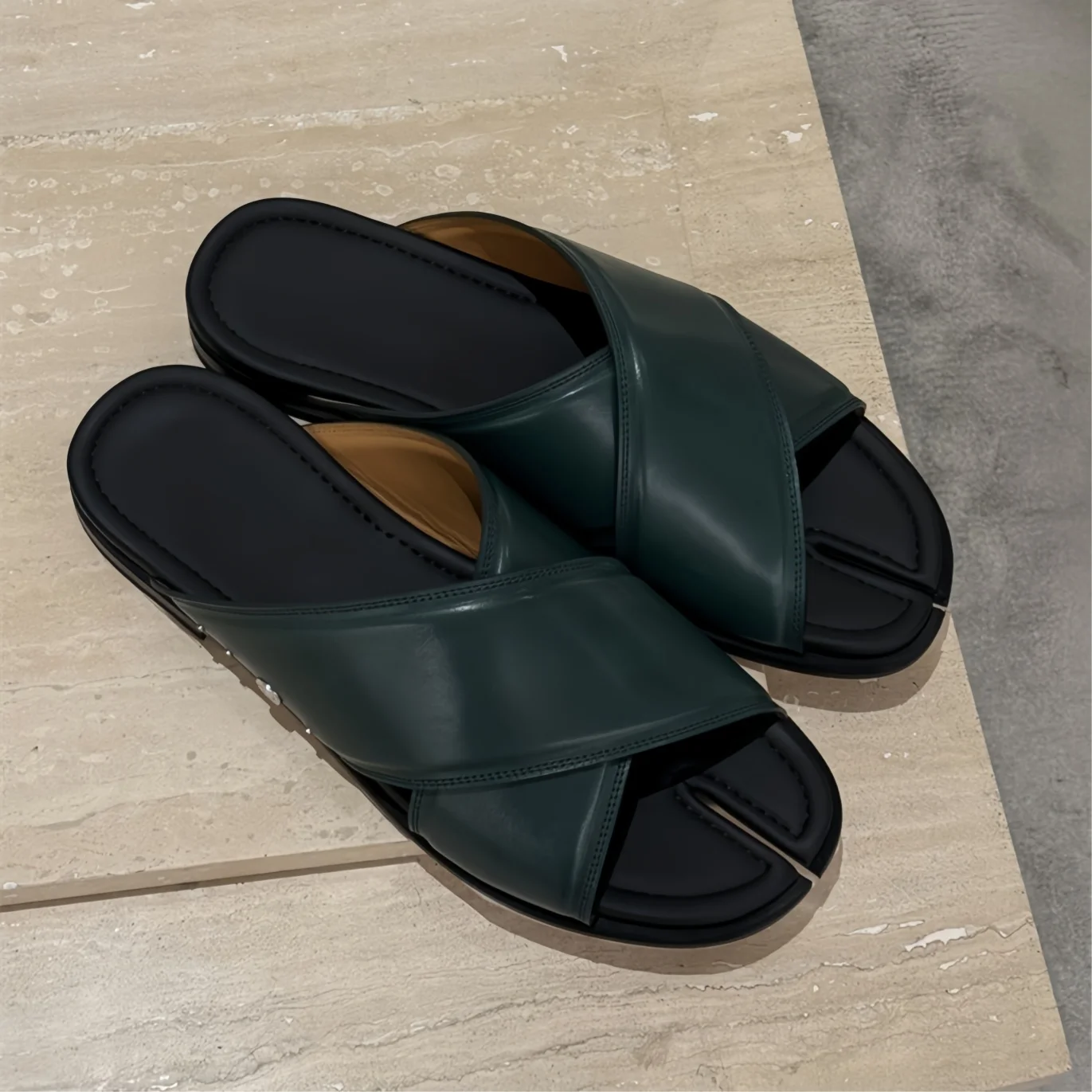 Fashionable Cross Toe Comfortable Flat Bottom Sandals Women's Retro Casual Lightweight Beach Thong Slippers Breathable Shoes