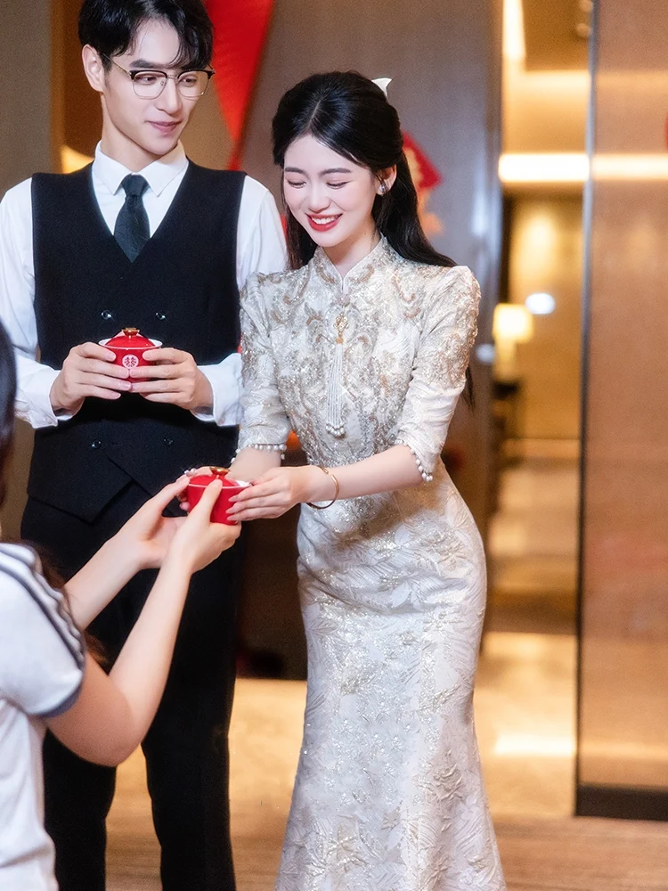 

New Chinese Sle Engagement Wedding Dr Evening Gown Fem Tailored Pearl Embellied mid Waist Long Sve