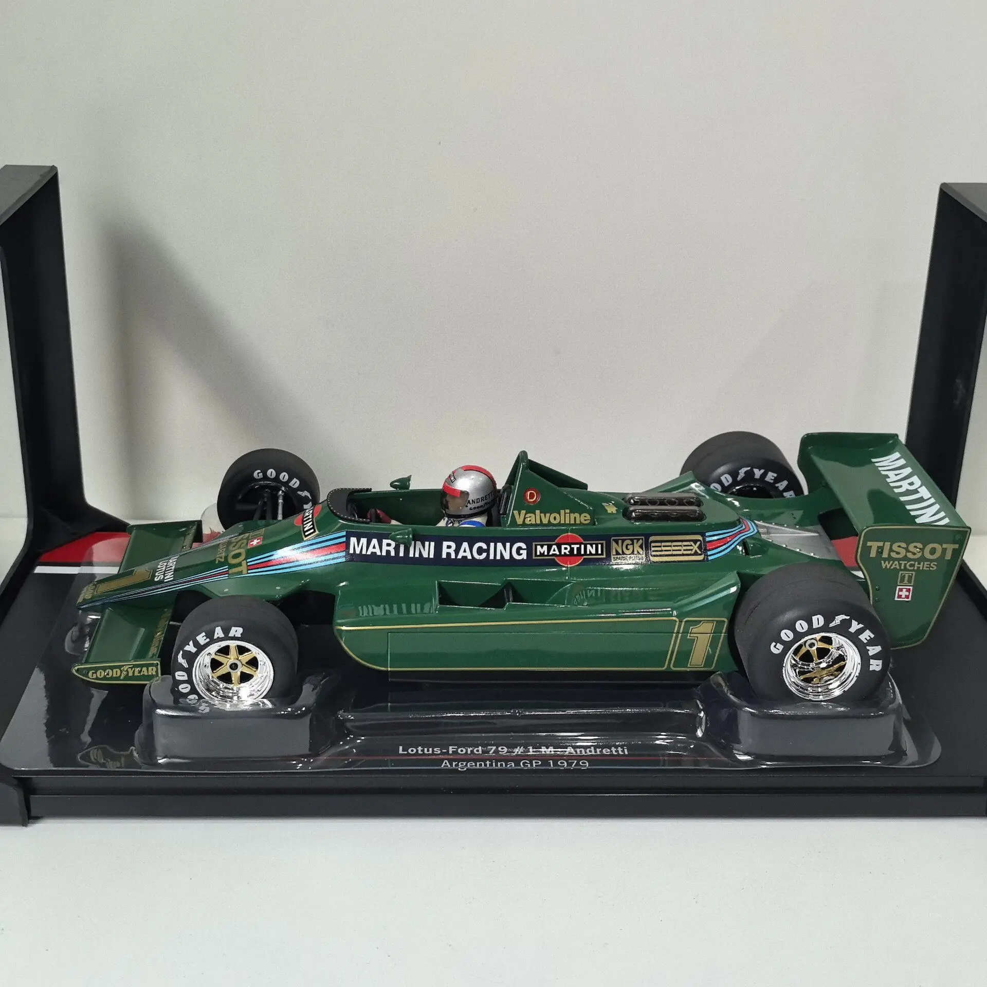 Diecast MCG 1/18 Scale LOTUS FORD 79 #1 1979 F1 Formula Racing Car D4 Alloy Car Model view 2