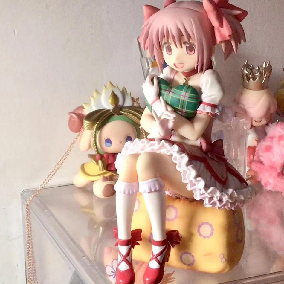Heißverkaufte Puella Magi Madoka Magica 14 cm sitzende Figur PVC Desktop Ornament süßes Sammlerspielzeug Kindergeschenk