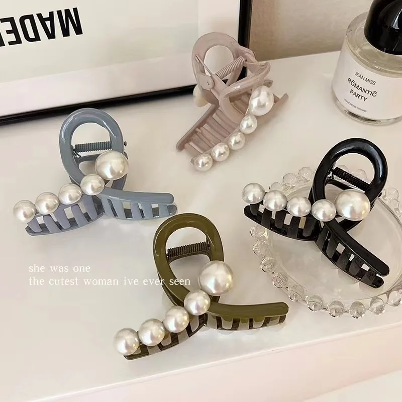 

Retro Gradient Beaded Hair Claw 7.5Cm Women's Geometric Plastic Hairpin Shark Clip Fashion Everything Hair Clip Hair Accessories