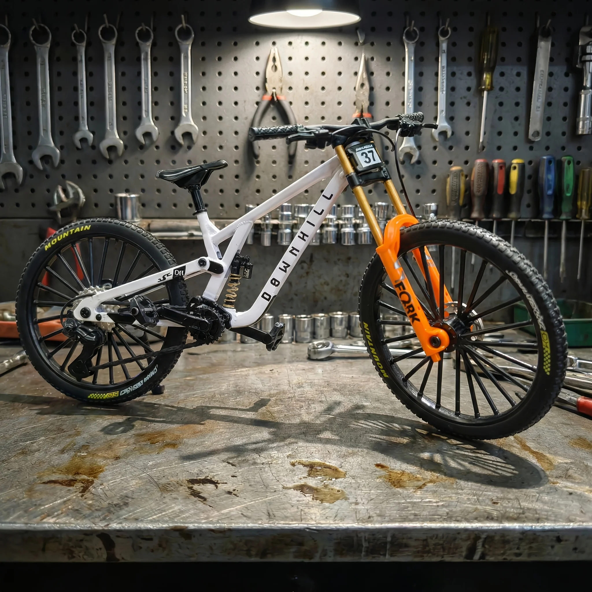 Modelo Miniatura de Bicicleta de Montanha em Escala 1:8 com Amortecedores Duplos Removíveis, Decoração de Mesa, Presente para Entusiastas de Bicicletas