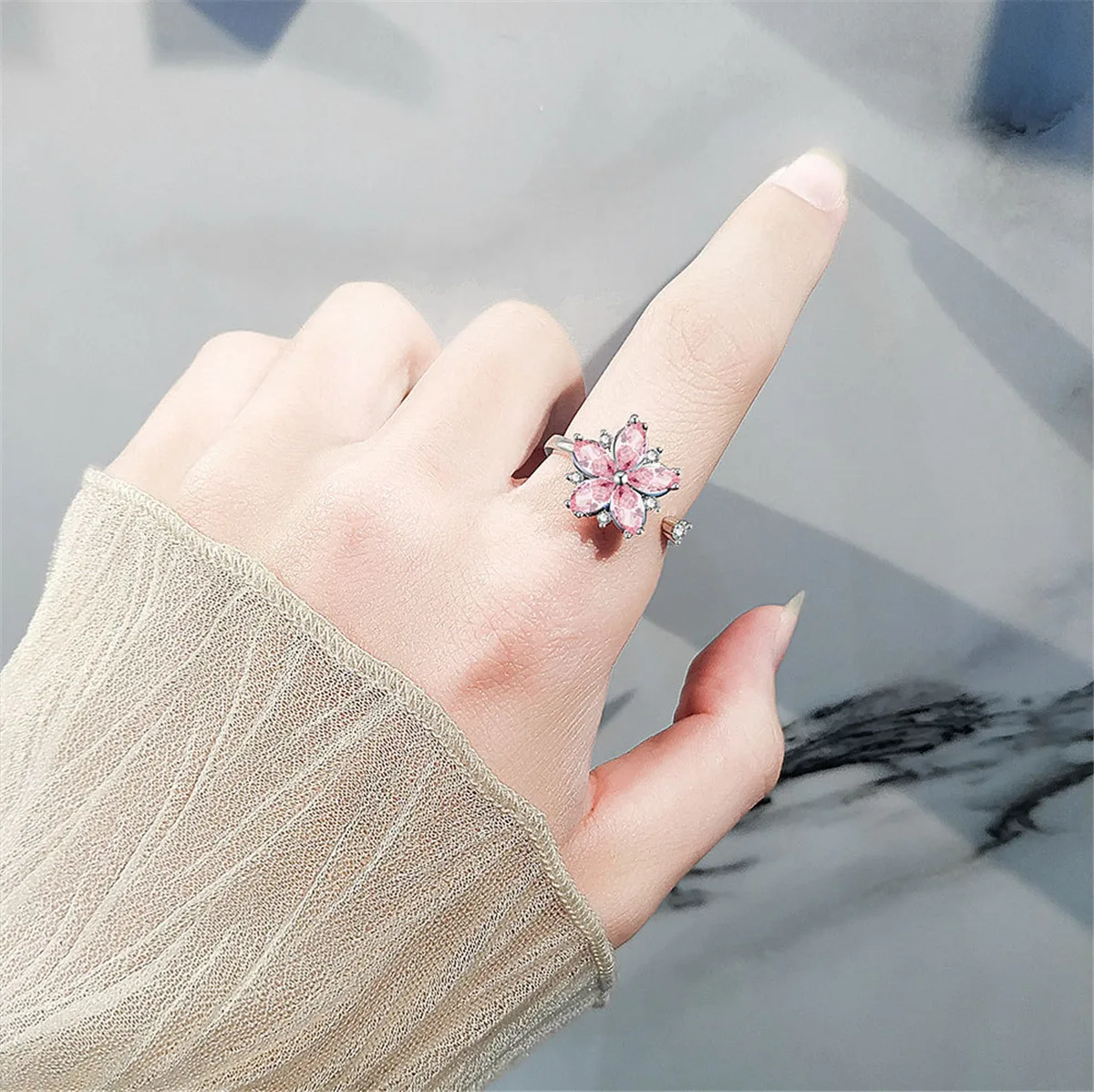 Fashion Anxiety Spinner Rings Femme Cute Rotate Freely Anti Stress Fidget Ring Toy For Girls Women Flowers Finger Ring Gift