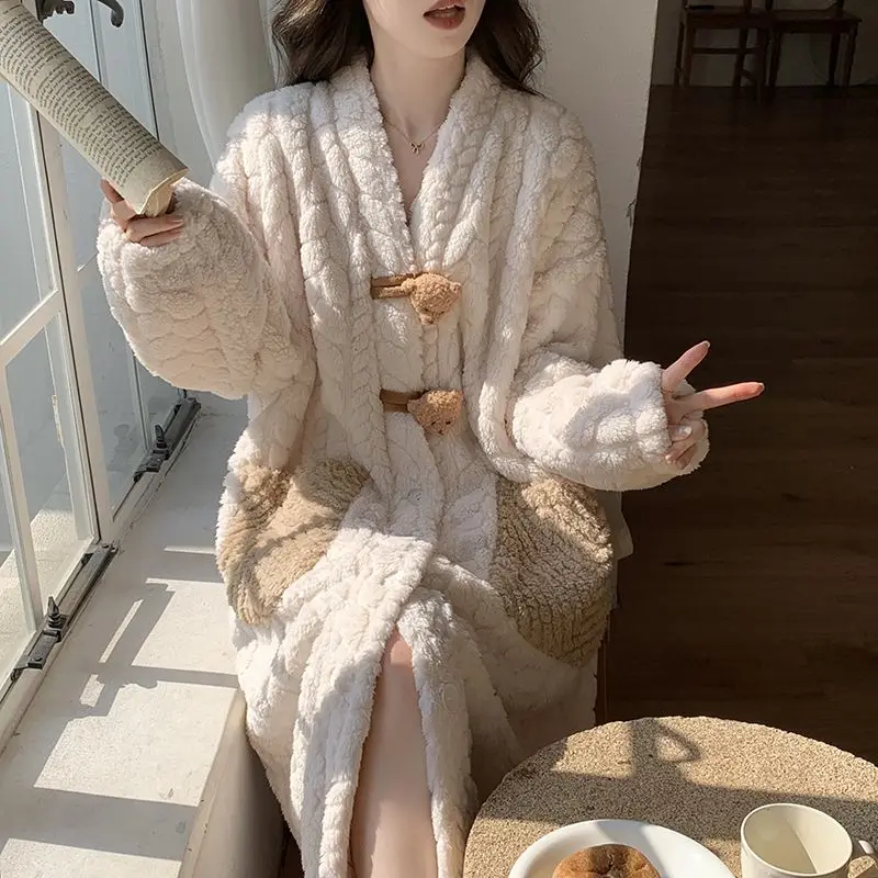 Kawaii Mädchen Samt Nachthemden Roben lässig Lounge wear V-Ausschnitt Einreiher Plüsch Pyjama Bade mäntel lange Nachtwäsche für Frauen