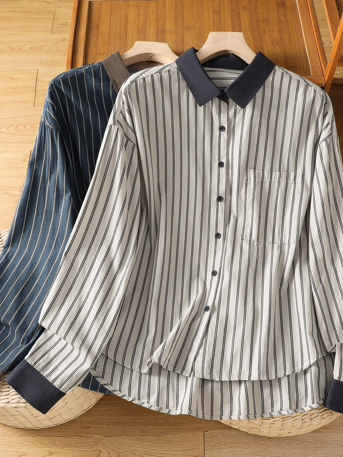 

Casual Loose Long Sve Striped irt Women's Commute Sle Spring 2026 New Loose Collar Open Cardigan Top Design Sense