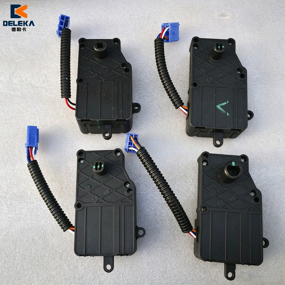 DZ97189585301/5302/5303/5304 Shacman Warm Air Blower Air Door Motor Air Conditioning Air Duct Converter Valve