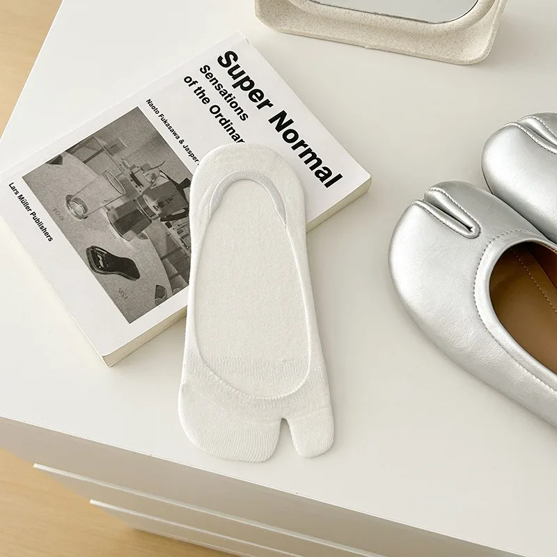 Soft Cotton Separate Two Toe Shoe Insoles Invisible Tabi Foot Pads Anti Slip Clog Insoles for Girls