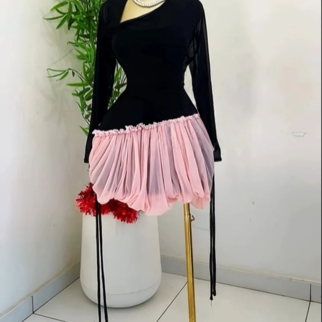 Schickes 2026 Damen INS Süßes Schräg-Ausschnitt Kurzkleid, Schlanke Passform, Hohe Taille, Langarm, Trägerkleid, Geburtstagskleid im Y2K-Stil