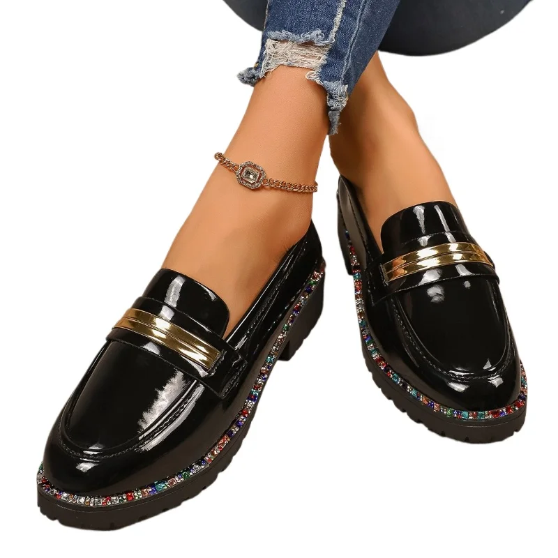 

Trendy British Style Flats with Thick Heels Retro Leather Shoes for Women Round Toe Spring Autumn Floral Pattern Simple Design