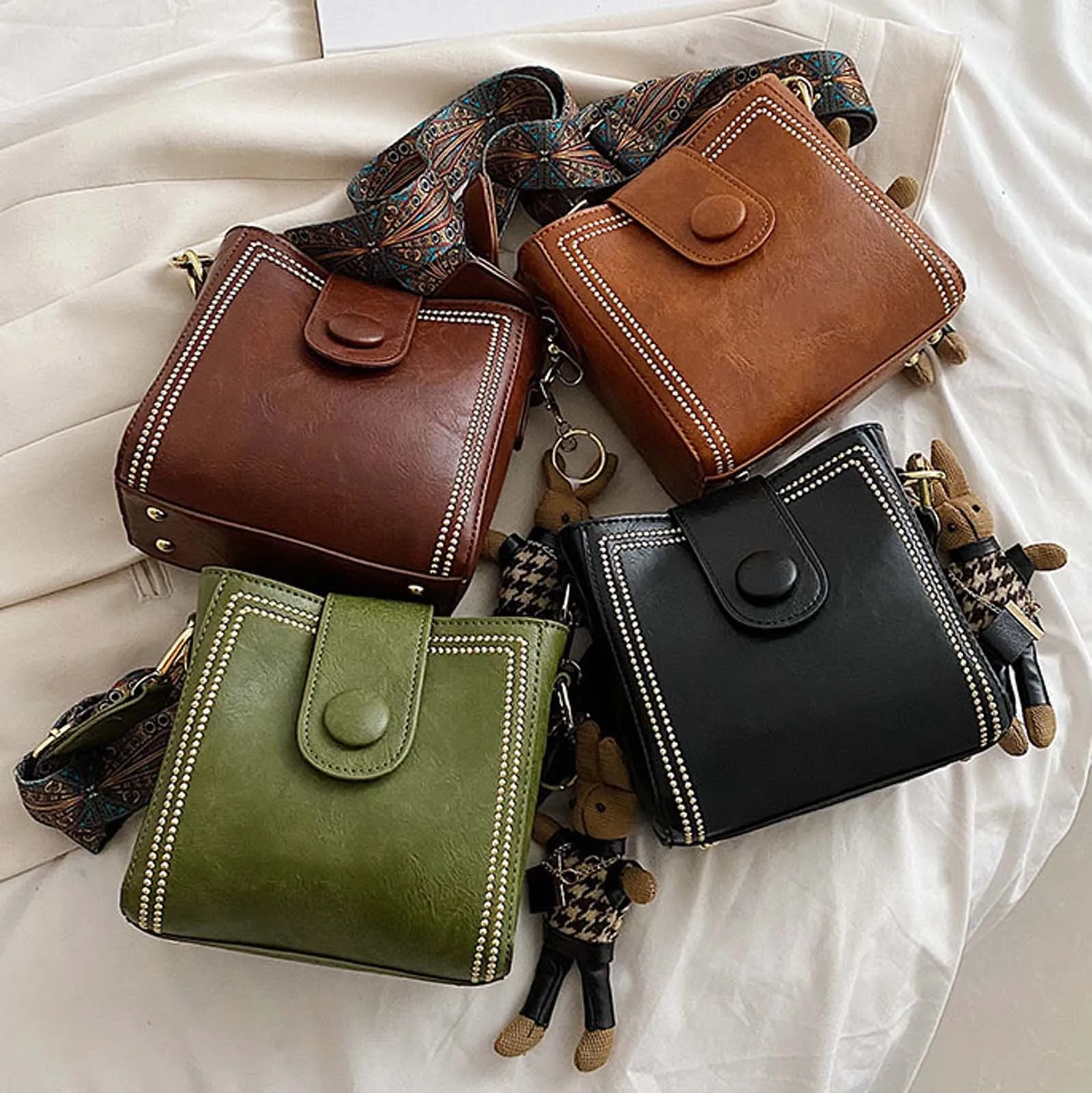 Vintage Fashion Shoulder Bag With Adjustable Wider Shoulder Strap Vintage Retro Small Water Bucket Bag Crossbody Bags for Women