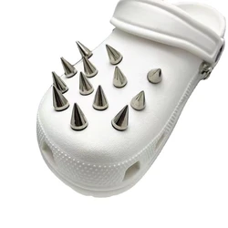 New Fashion Rivet Hole Shoe Charms Designer Vintage High Quality Clogs Shoe Accessories Trend All-match Charms DIY Punk Style