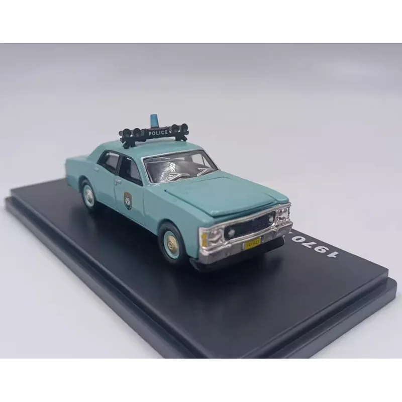 Diecast 1:64 skala 1970 Ford XW V8 Sedan australijska symulacja samochodu policyjnego aluminiowy Model samochodu zdobiony wyświetlacz prezent