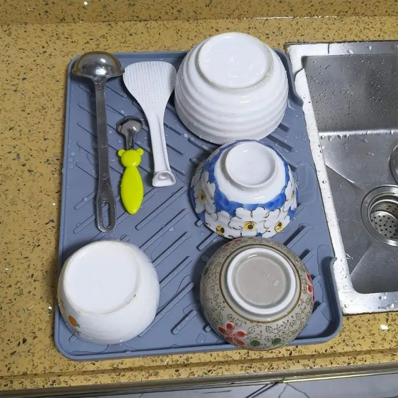 37ME Double Purpose Kitchen Drying Tray Having Side Barrier And Angled walkways For Rapid Water Drain Perfect For Counter