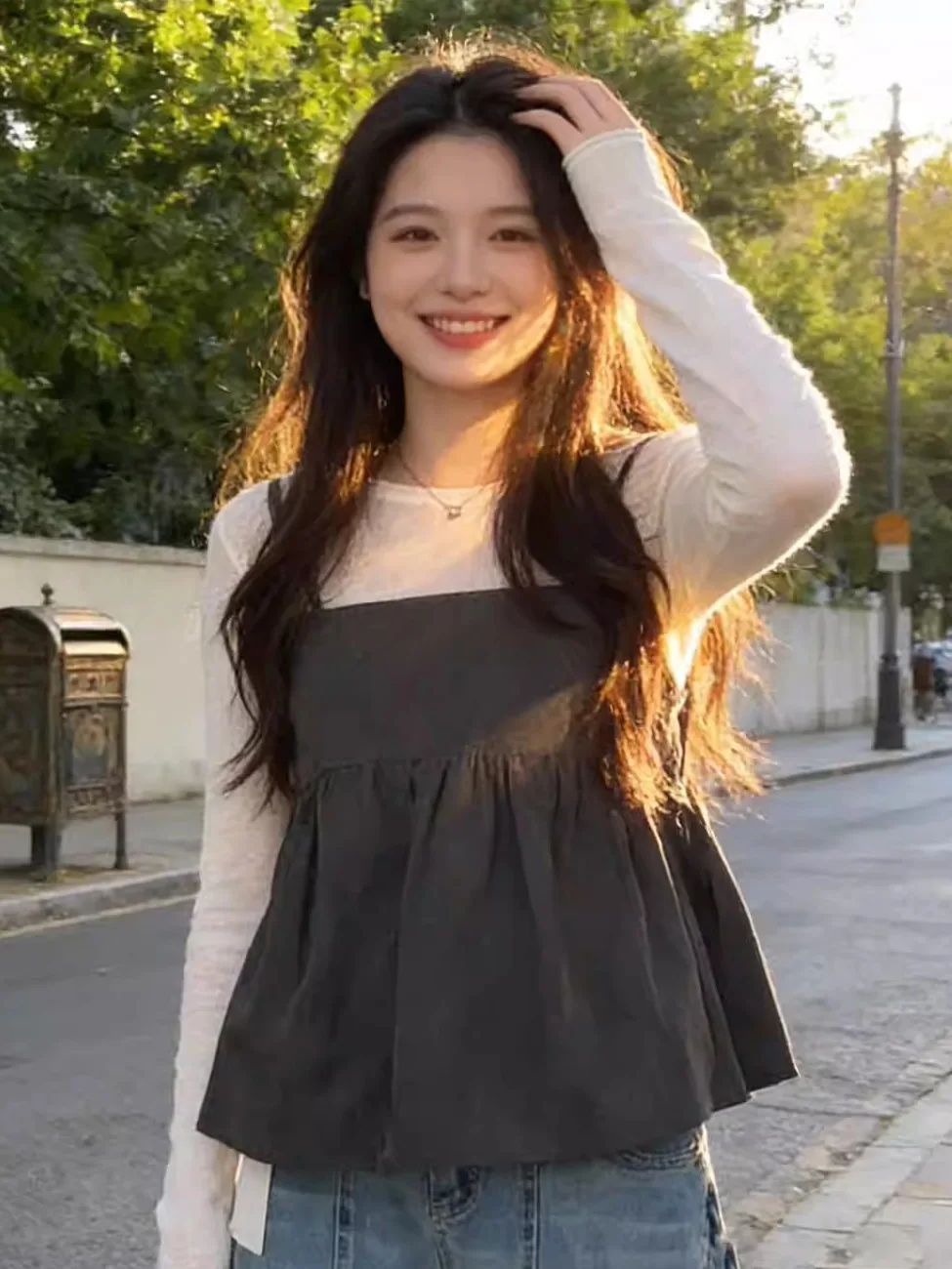 

Женский топ в корейском стиле с открытой спиной и серыми бретелями, весна 2026, новая многослойная тонкая базовая рубашка, топ с эффектом высокого качества