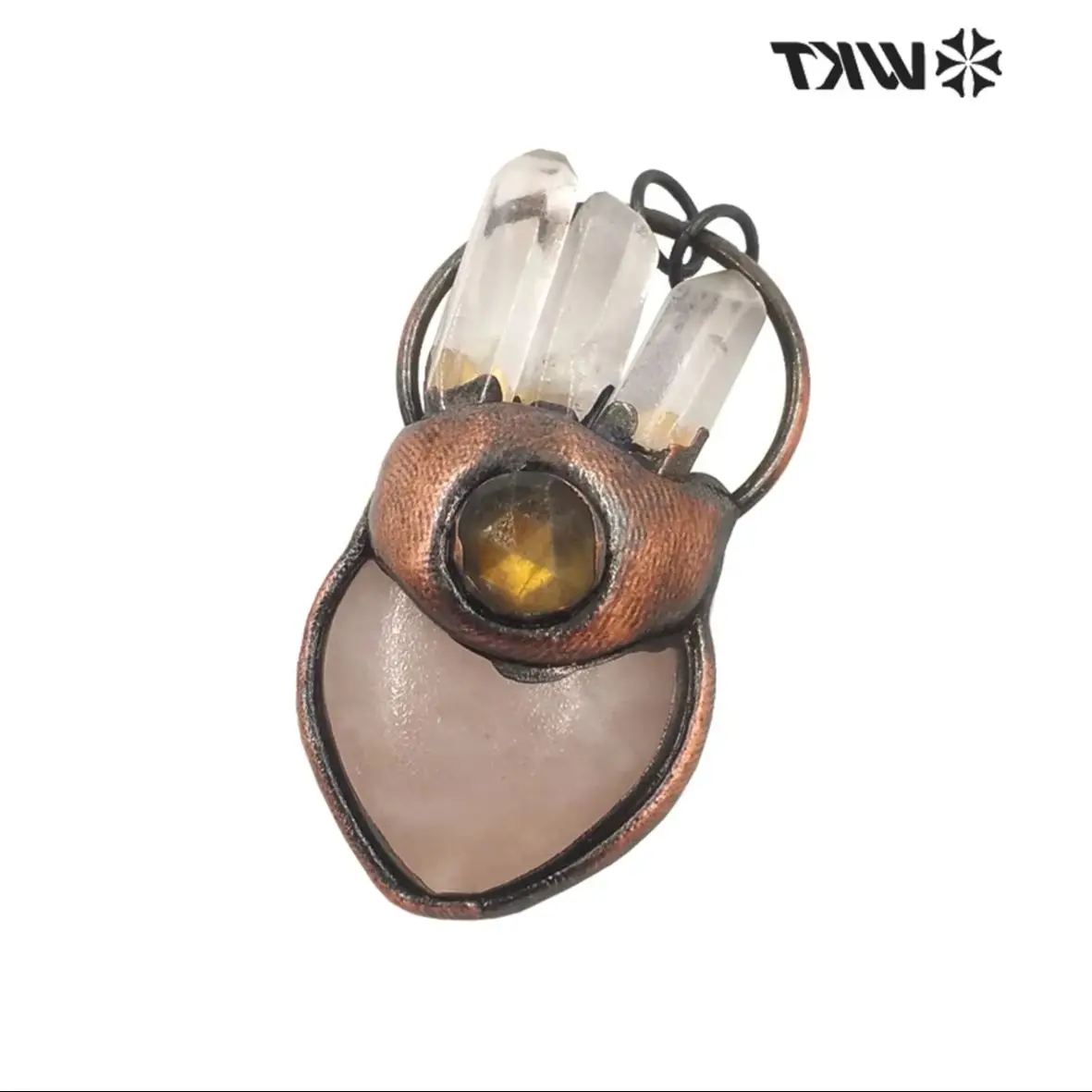 

WT-P1733 Кулон в форме персикового сердца с зубцами, бронзовый край, светло-розовый натуральный камень, кулон в форме сердца, ожерелье