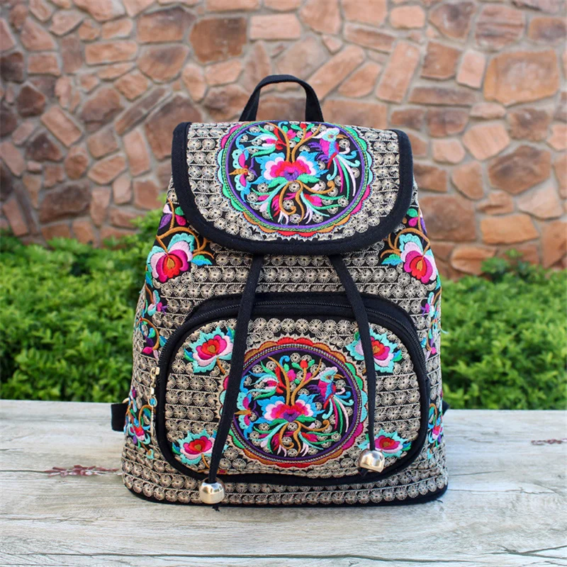 China Yunnan Ethnic Embroidery New Backpack Retro Floral Embroidered Ladies Rucksack Embroidered Feature Backpack