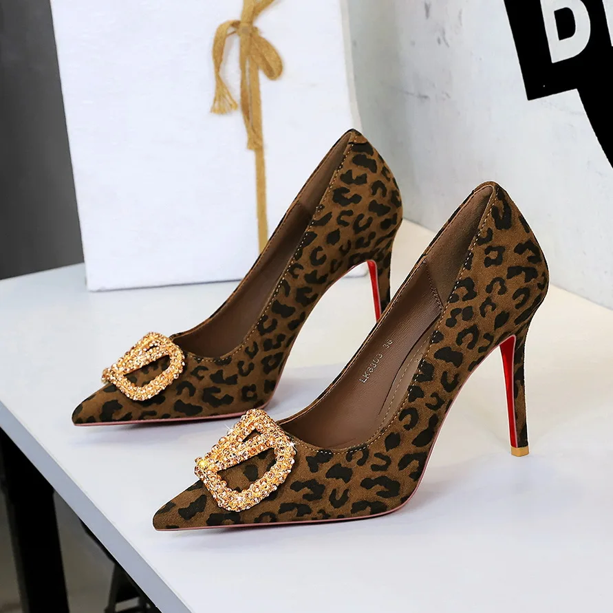 

Sexy Ladies Leopard Print Stiletto Heel Super High Heels Women's Rhinestone Buckle Shallow Mouth Suede Pointed Toe Single Shoes