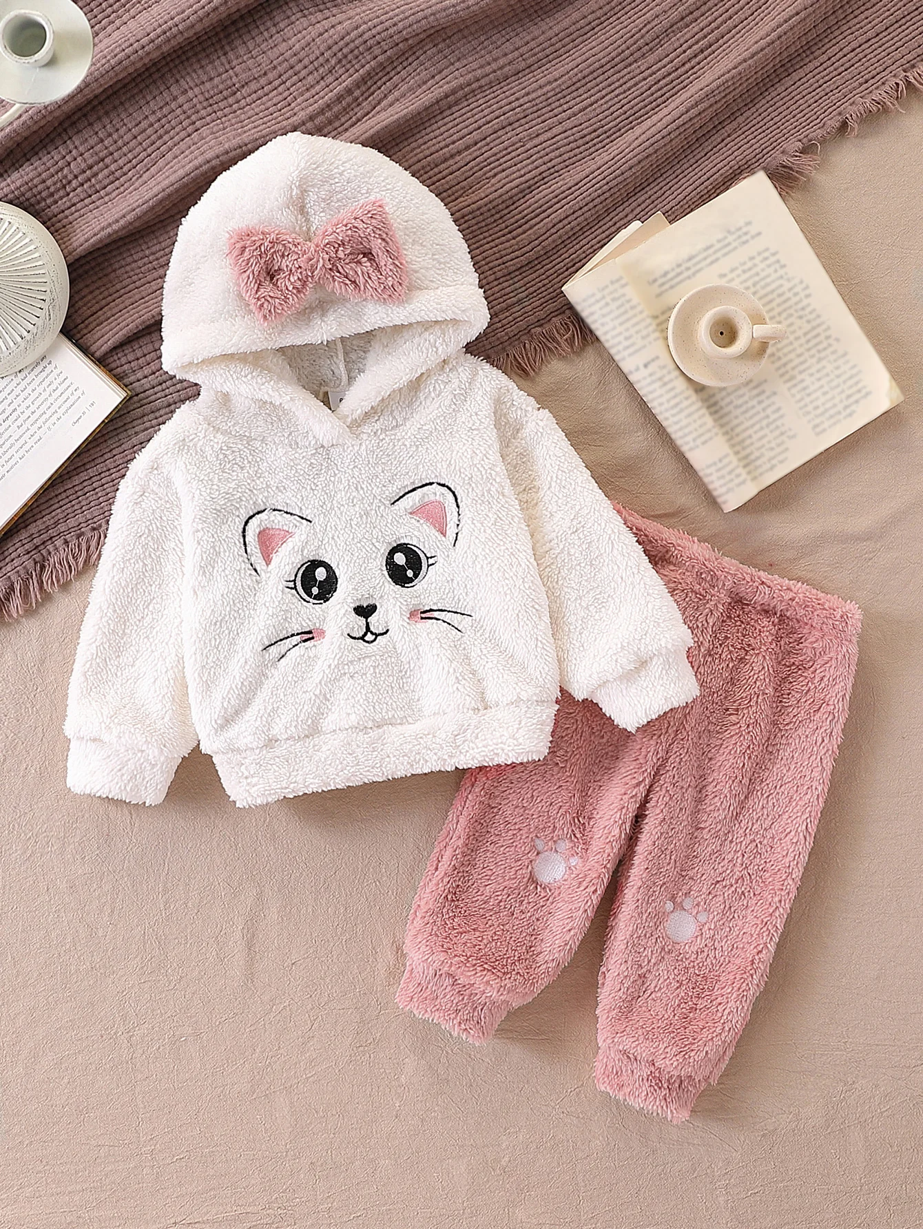 Baby Girl Autumn Winter 2-Piece Set Double-Sided Plush Hooded Long-Sleeved Top And Pants Cute Cartoon Embroidery for Infants