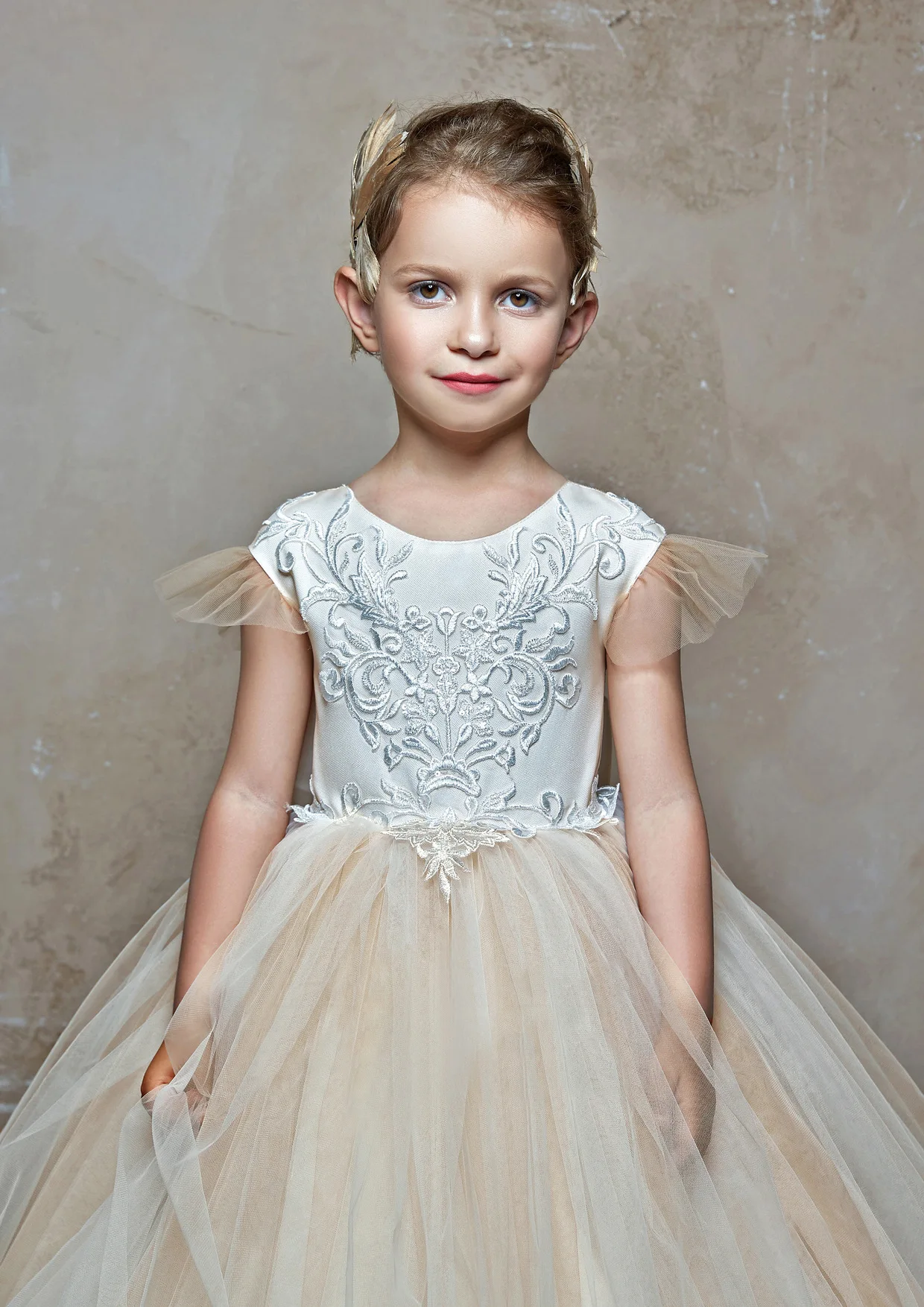 Children\'s Dress Tulle Lace Short Sleeve Ball Gown Princess Dress Long Train Romantic Sleeveless Bow Little Girl Wedding Dress