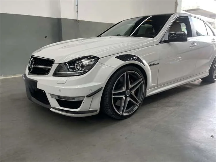 حاجز أمامي من ألياف الكربون لـ 2008-2015 C-Class W204 C63 Bodykit مخصص