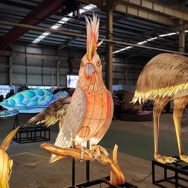Parrot Bird Silk Lamp Realistic and Vivid Theme Animal Bird Festival Park Light