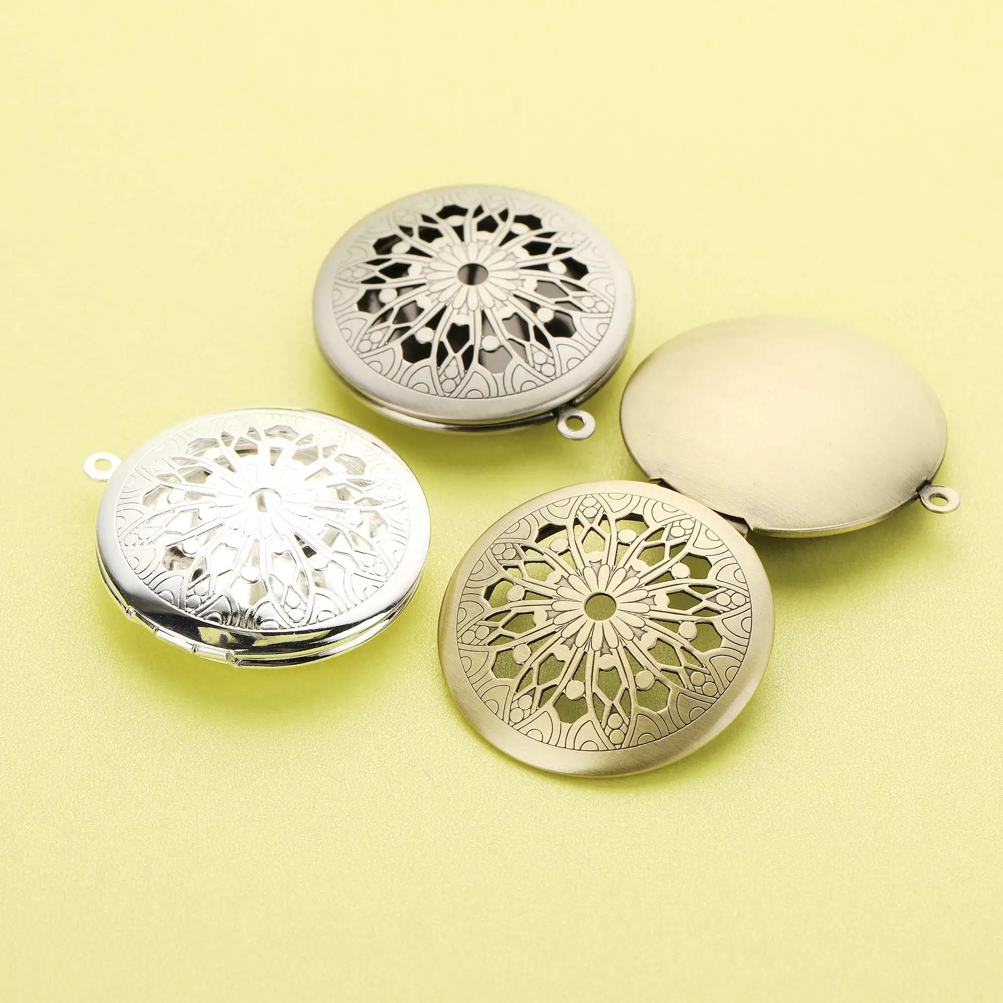 5Pcs 31MM Round Filigree Photo Locket,Keepsake Antiqued Bronze Silver Iron Locket,DIY Photo Pendant Charm Supplies 1111078