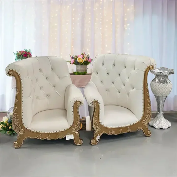 

'Bride and groom used white leather king wedding sofa royal throne chairs