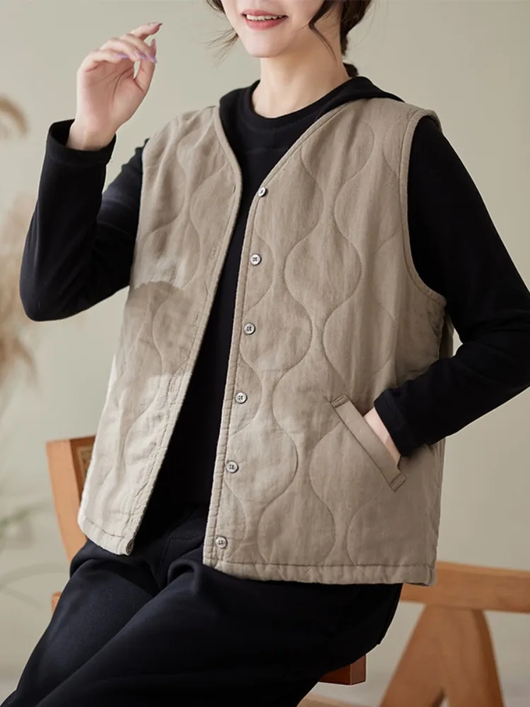Retro Lightweight Cotton Vest Women's Winter Outerwear Layering Sleeveless Shoulder Pad Slimming Warmth Vest Button Decor