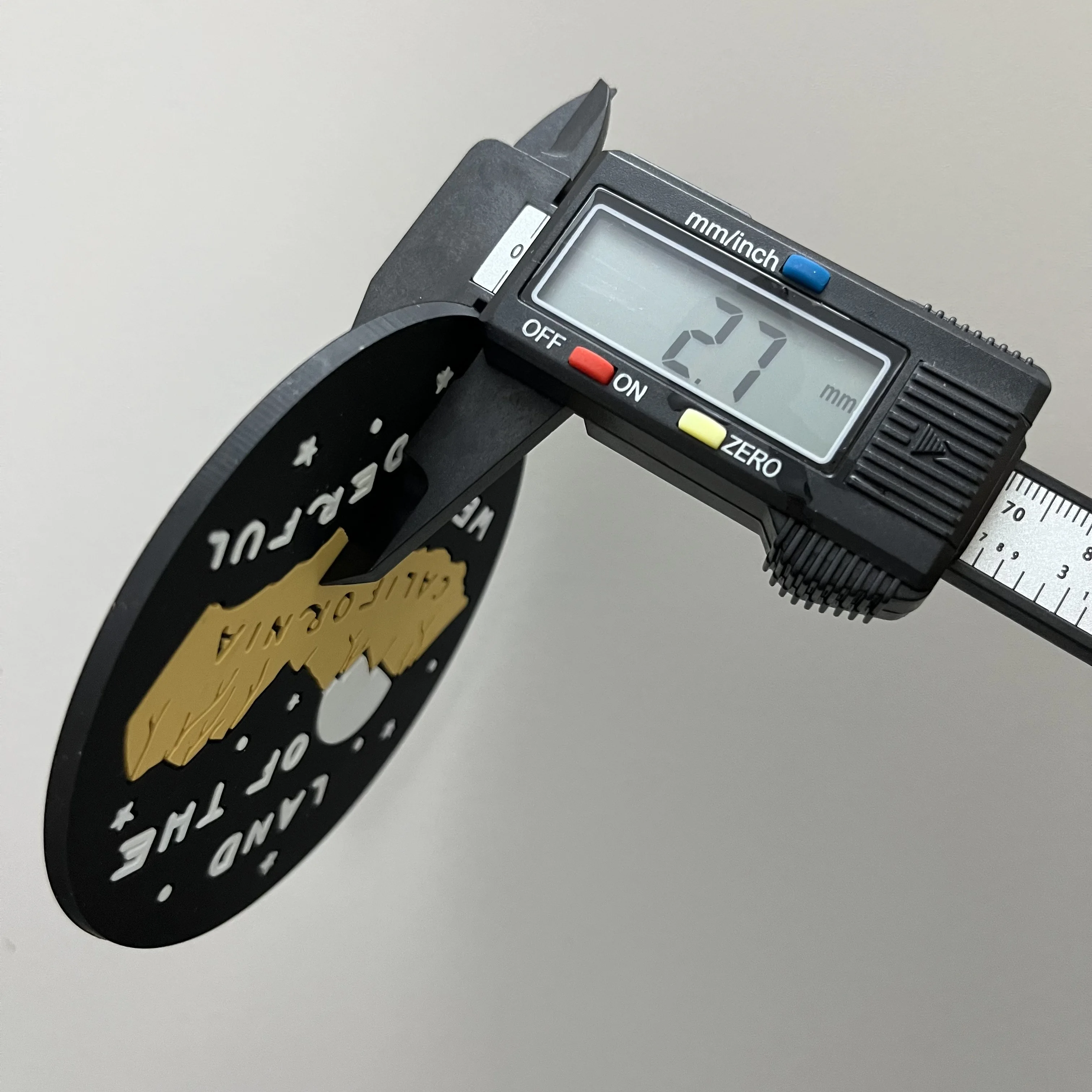 Customized heat resistant vinyl beverage coasters, dining table decoration accessories custom