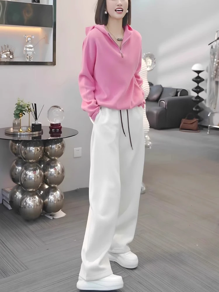 

Spring 2026 Pink Hooded Top And White Wide Leg Pants Two Piece Set Women's Anti Aging Fashionable Casual Outfit High Waist