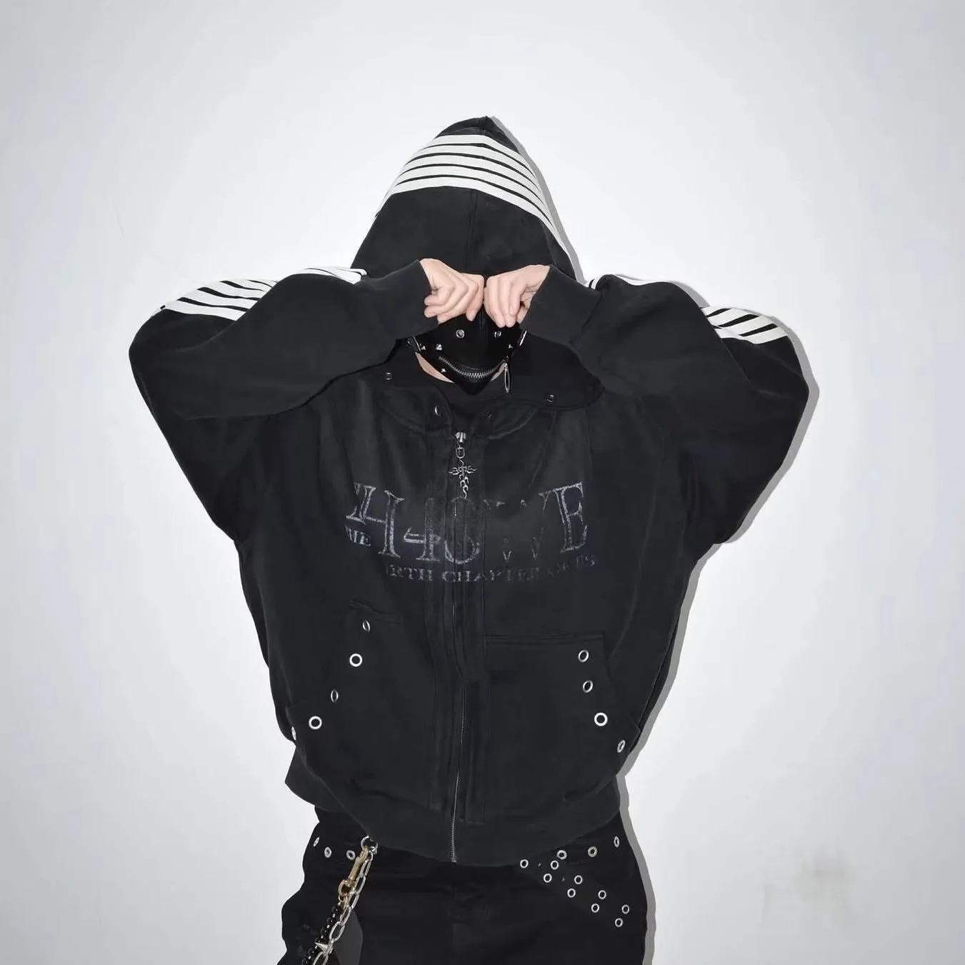 

Американский ретро-свитшот в стиле Харадзюку с капюшоном, декоративными стальными кольцами и принтом, на молнии, для весны и осени