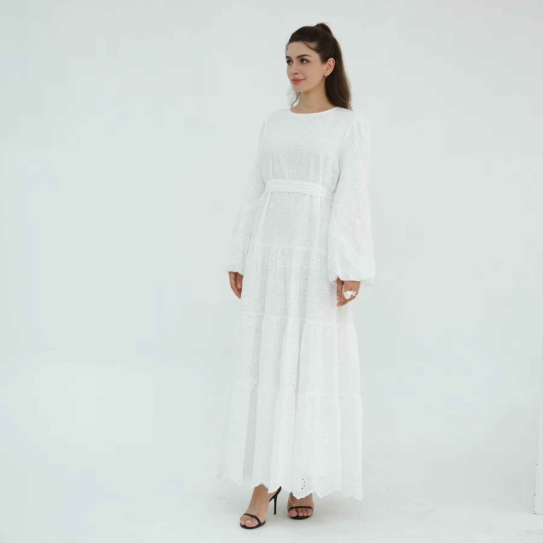 Latest Embroidery Abaya Women Muslim White Dress Eid Dubai Kaftan Ramadan Islam Clothing Arabic Robe Femme Jalabiya Caftan Gown