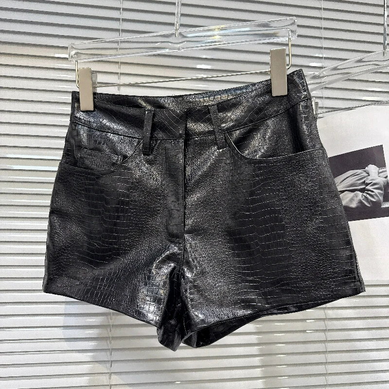 Sexy Hot Girl Glossy PU Leather Ladies Shorts 2026 Autumn Black Sweet Cool Design Fashion Versatile Slimming Women's Clothing