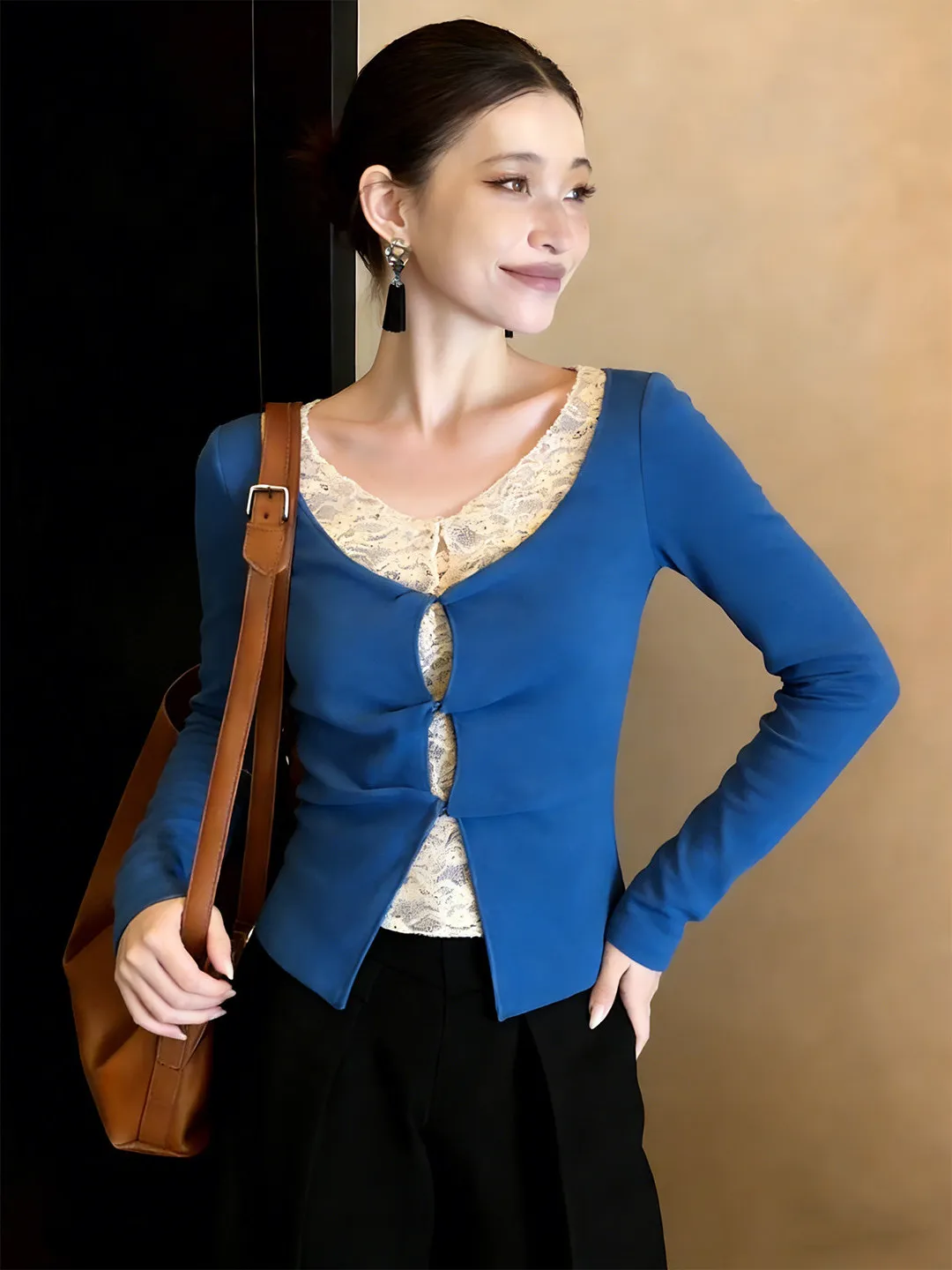 Klein Blue Lace Splicing Fake Two-Piece T-Shirt Women's Early Spring Korean Style Unique Beautiful Atmosphere Top