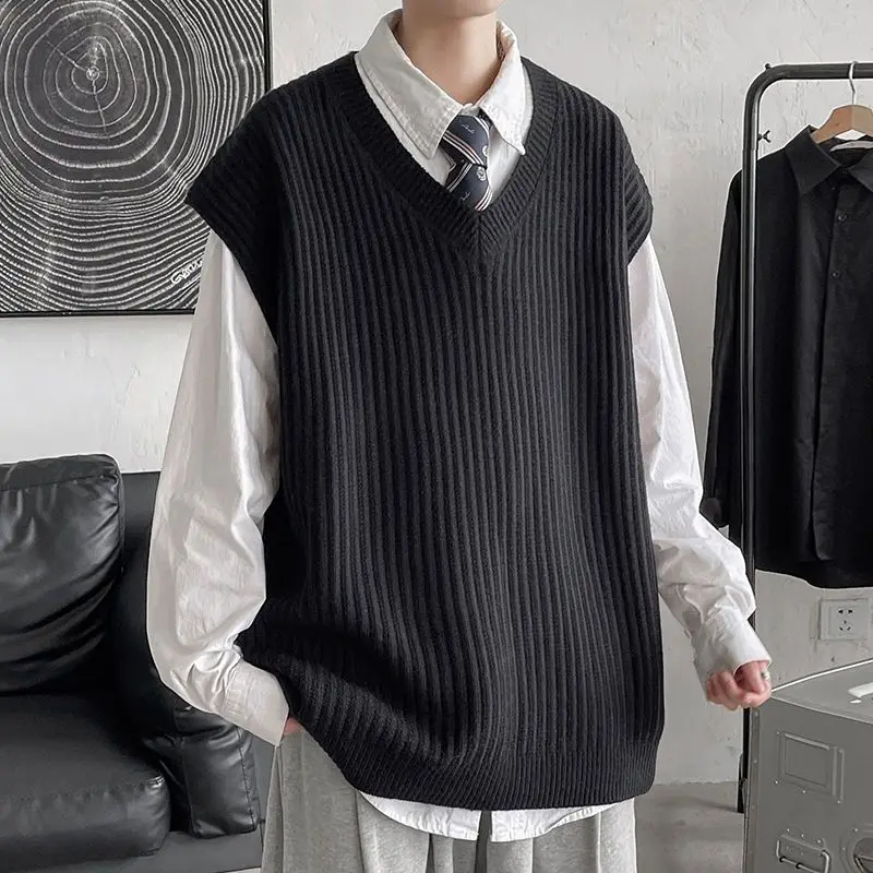 Men's Knitted Sweater Spring Autumn Casual Vest Korean Fashion Solid Sleeveless Baggy Knit Bottoming Vest Male Clothes R106