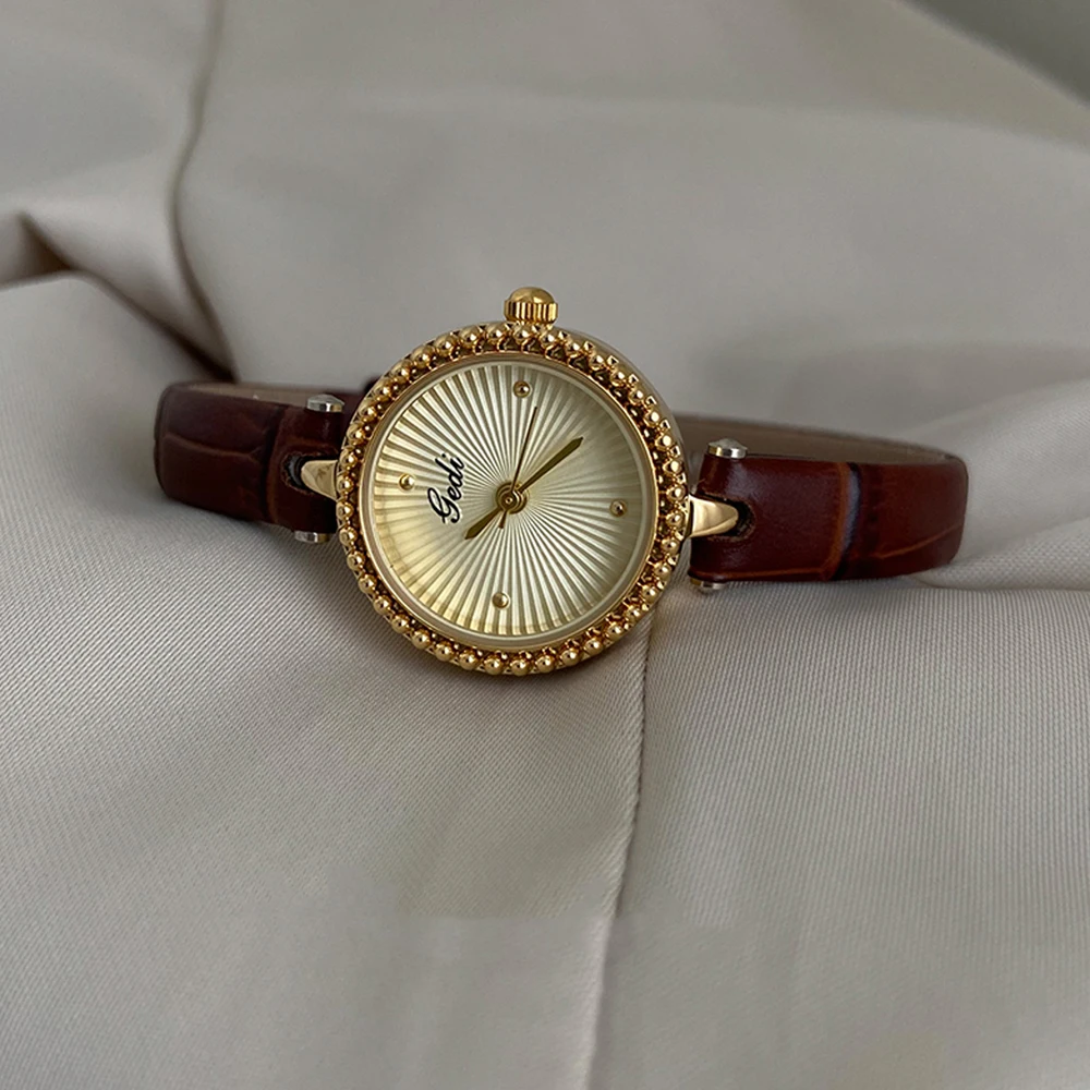 

Vintage Temperament Disc projection belt quartz watch for women's Girl party gift Jewelry wholesale