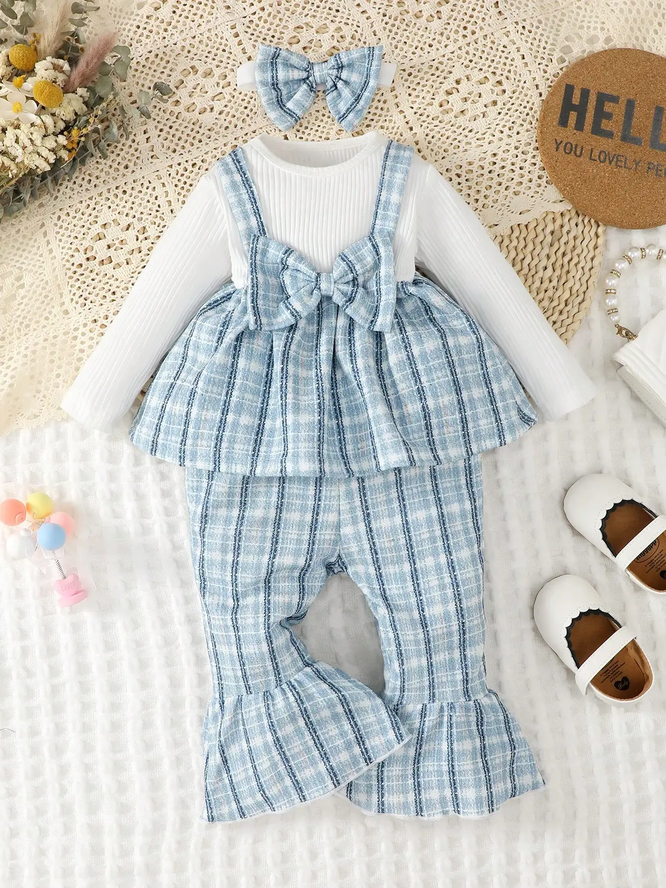 0-2 فتاة عصرية لطيف رومانسية بيضاء حفرة قطاع الربط الأزرق متقلب كم طويل مع السراويل البطن الزرقاء و Hairba