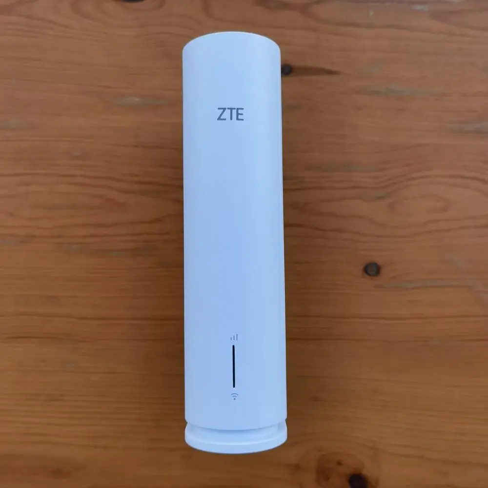Unlocked ZTE 5G Indoor CPE G5TS Gigabit Network Dual Bands Wi-Fi 6 AX1500 5G NR SA+NSA 4G LTE Router With Sim Slot
