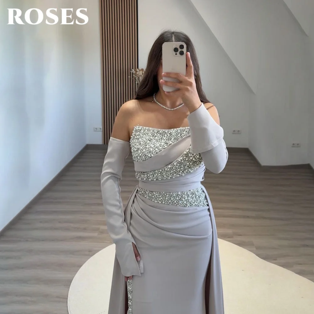 ROSES zilveren a-lijn galajurk off-shoulder plooien galajurk met pailletten satijn Saoedi-Arabische avondjurken op maat