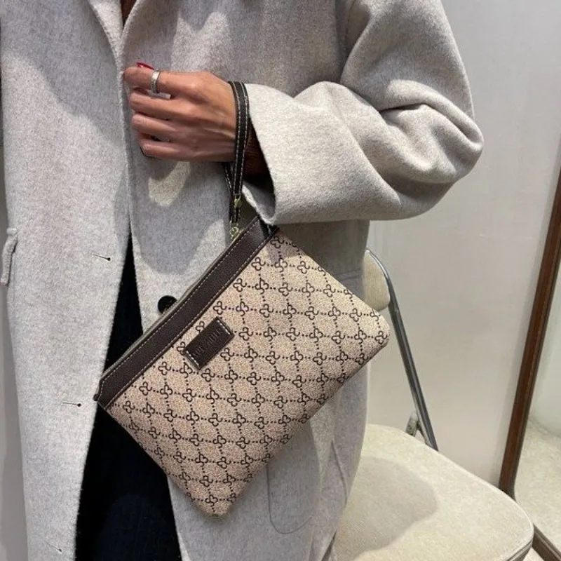 High End Minimalist Leather Diaper Bag Ladies Fashionable Clutch Mini Purse Solid Color For Commuter Shopping Party