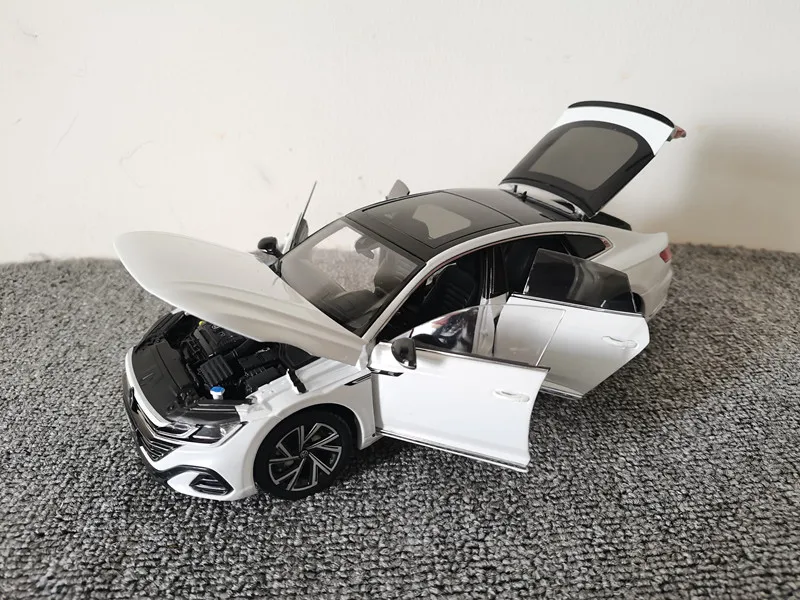 Original Factory FAW-Volkswagen CC Car Model 18-21 New Generation CC 1:18 Alloy Car Model Favorite Metal Toy For Boy's Gift