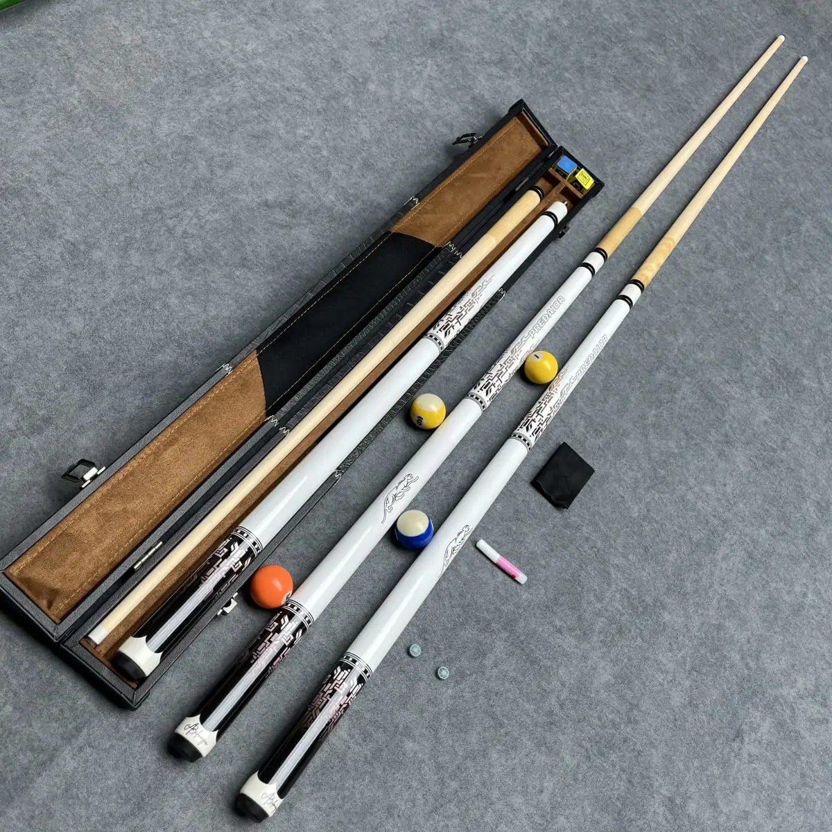 

Low MOQ Spot Sales Cheap Wooden Pool Cue