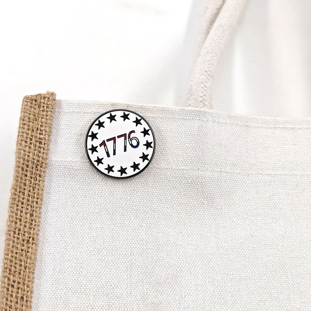 USA 1776 Emaille-Pins 4. Juli Patriotische Broschen Betsy Ross 13 Sterne Metall-Abzeichen Kleidung Rucksack Anstecknadel Schmuck Geschenk – Detail 5