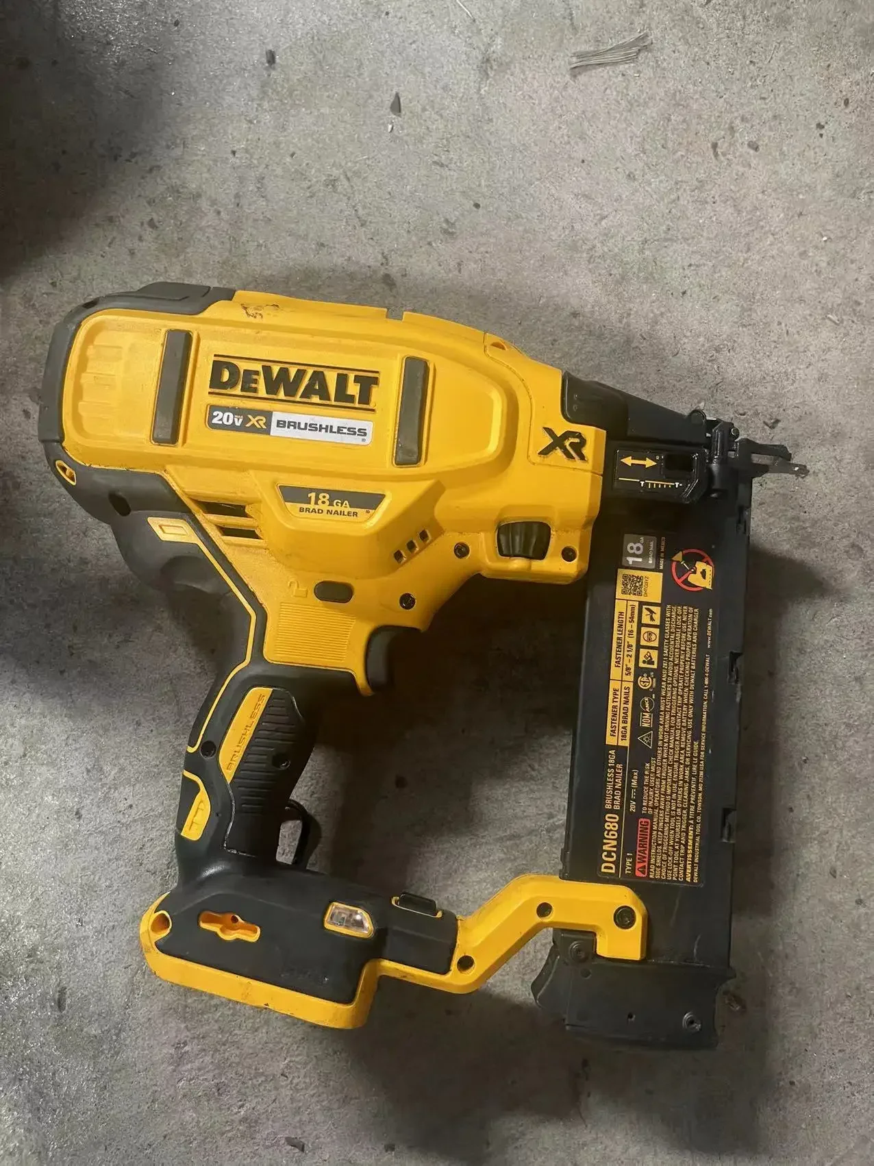 Imagem -06 - Dewalt Dcn680 20 Volts Cordless Nailer 18 Gauge Brad Nailer Apenas Ferramenta Usada