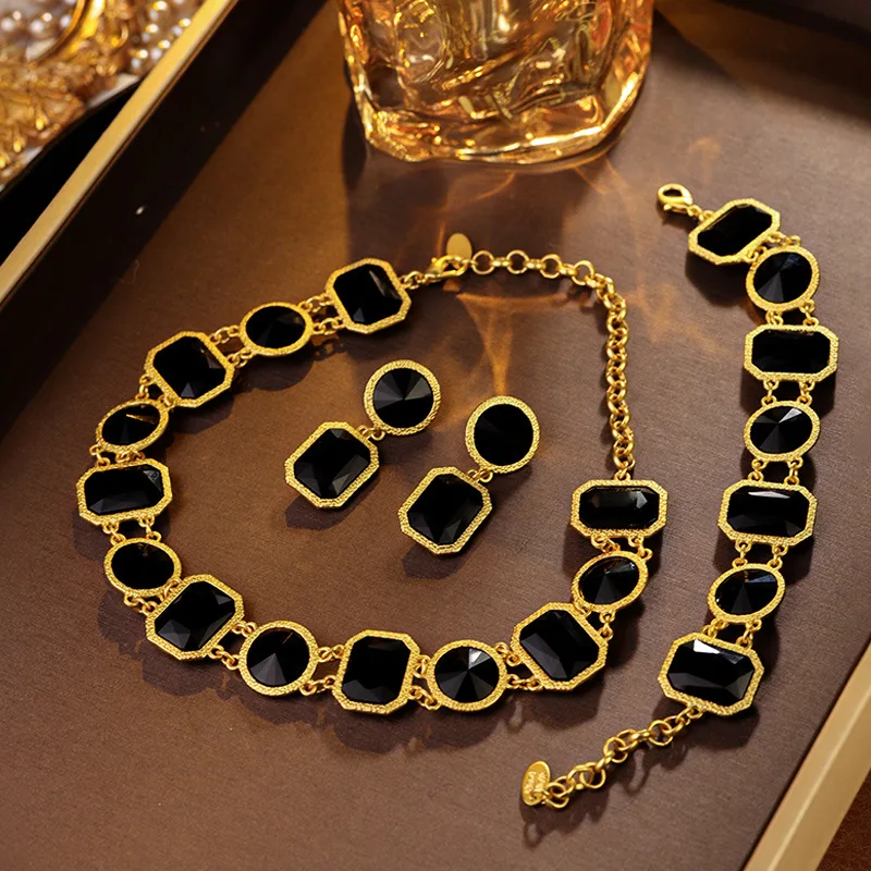 Vintage Retro Jewelry Set Jewelry Pendant Trendy Black Crystal Bracelet Classic Exquisite Luxury Dangle Earrings Gift