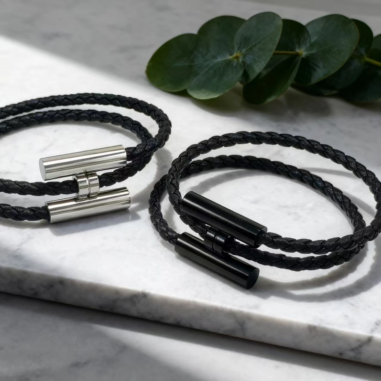 2026-high-quality-silver-metal-clasp-leather-bracelet-new-fashion-versatile-braided-unisex-wristband